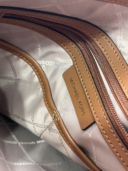 Womens Michael Kors Pebble Leather Shoulder Handbag - Picture 8 of 10